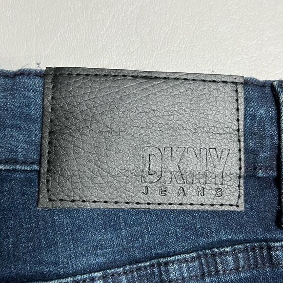 DKNY | NWT Duane Straight Fit Jeans - Picture 7 of 7